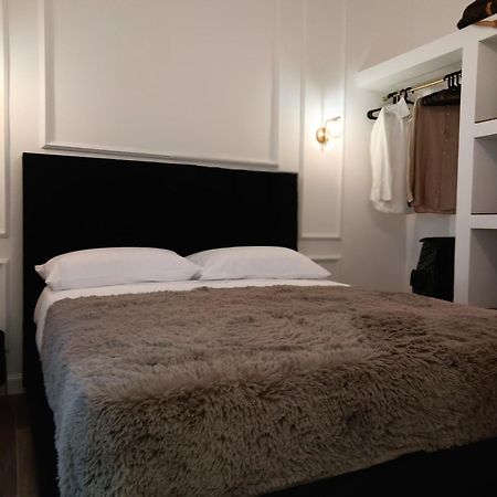 La Maison Di Luche' Lägenhet Neapel Exteriör bild
